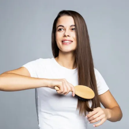 أسباب تقصف الشعر وتساقطه .. عادات يومية تغفلين عنها