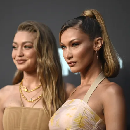 US models Gigi Hadid (L) and Bella Hadid arrive for the 2019 MTV Video Music Awards at the Prudential Center in Newark, New Jersey on August 26, 2019. Johannes EISELE / AFP