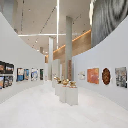 بمشاركة 32 فنانا سعوديا.. انطلاق معرض"من الأرض" في "إثراء"