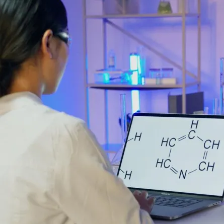 المرأة والفتاة في العلوم (المصدر: pexels)