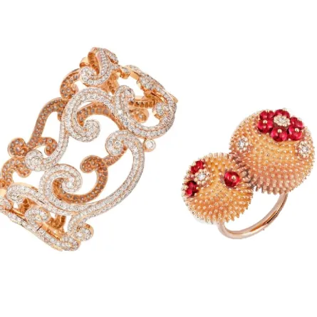 مجوهرات ذهب وردي بتصاميم تجمع بين العصرية والفخامة لعروس شتاء 2023