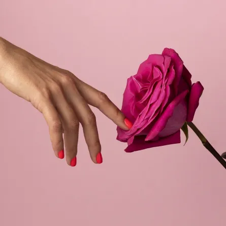 تنعيم اليدين قبل يوم الحب 