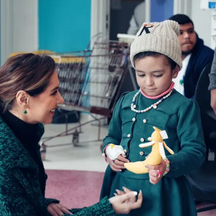 زيارة ياسمين رئيس لمستشفى سرطان الأطفال - الصورة من حساب ياسمين رئيس على الفيس بوك