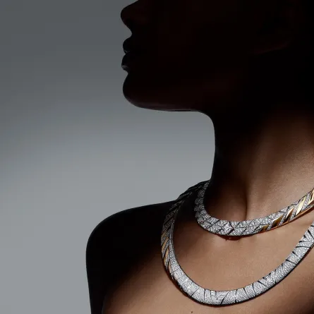 عقد Fantasy necklace من لويس فيتون ووزنه 2.56 قيراطاً