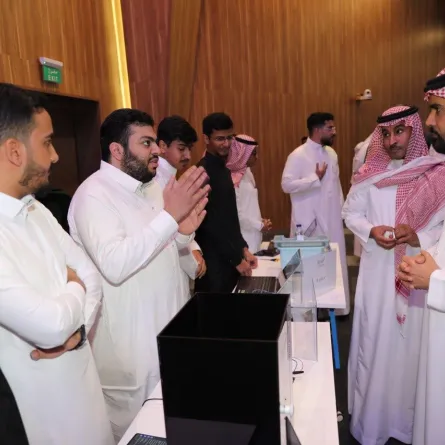 جامعة جدة تدعم مشاريع الأنظمة الذكية
