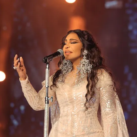 «أحلام» تبهر الجمهور بإطلالة ملكية في الليلة الماسية