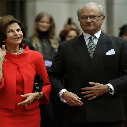 King Carl Gustav and Queen Silvia of Sweden at the Scandinavia House in New York October 20, 2011. AFP PHOTO / TIMOTHY A. CLARY