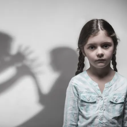 صورة لطفلة خائفة