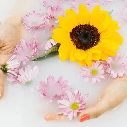 طريقة عمل حمام الحليب والعسل للبشرة