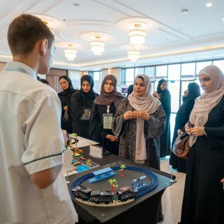 الفجيرة للبيئة ومركز البحوث يطلقان "فلورا الإمارات" قاعدة بيانات النباتات المحلية. الصورة من "وام"