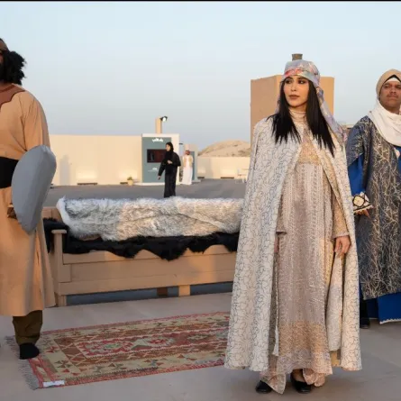 أجواء تاريخية يشهدها زوار مهرجان الكتاب والقراء عبر عروض الشارع