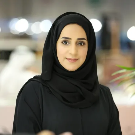 فاطمة بن حريز ــ مدير إدارة البحوث والدراسات في مركز حمدان بن محمد لإحياء التراث