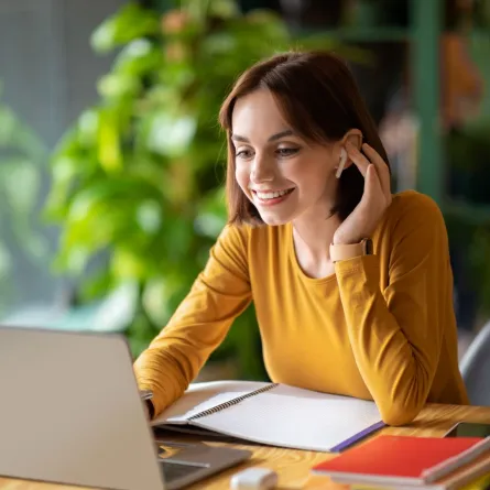 رسالة لرقم خاطئ تجمع امرأة بزوج أحلامها