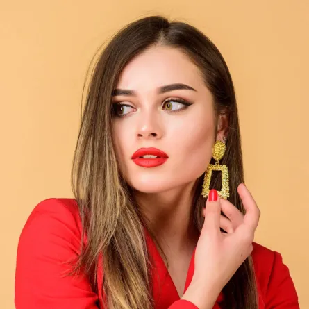 أفضل ألوان أحمر شفاه للبشرة البيضاء