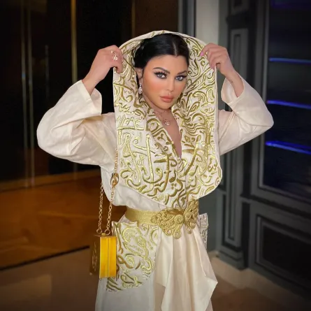 هيفاء وهبي بقفطان مغربي بالشِّعر العربي 