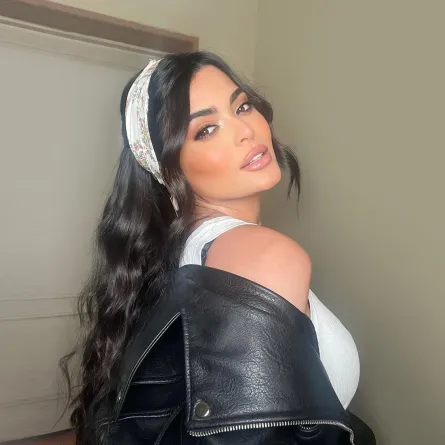 تسريحات شعر أسماء جلال-الصورة من حسابها على إنستغرام