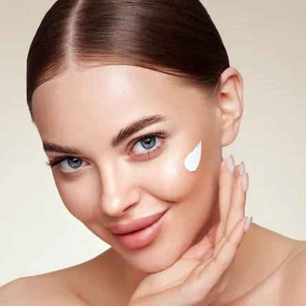 ما هو أفضل مرطب للوجه الدهني؟ والمعايير التي يجب البحث عنها؟