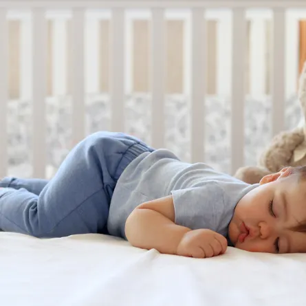 نوم الطفل على بطنه