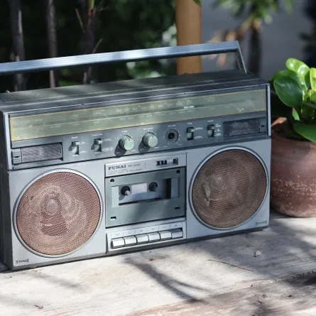 "الإذاعة والثقة".. شعار احتفاء الإذاعة السعودية باليوم العالمي للإذاعة 2023 - الصورة من unsplash