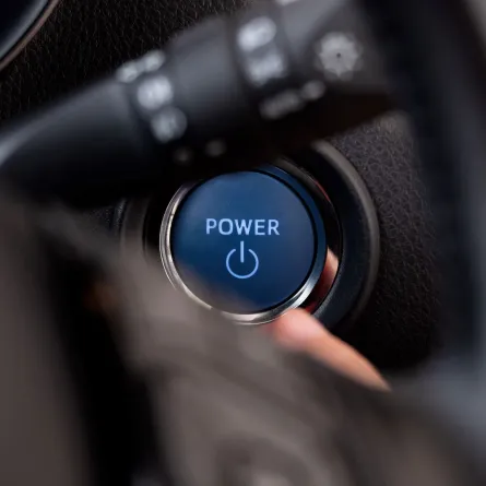 السيارة لا تدور والبطارية سليمة، فما هي الأسباب المحتملة؟