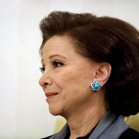  Faten Hamama in Beirut 29 January 2001. Hamama, who is visiting Lebanon for the first time since 1974, arrived in Lebanon to receive the first Arab woman award presented by Hariri Foundation. AFP PHOTO/RAMZI HAIDAR