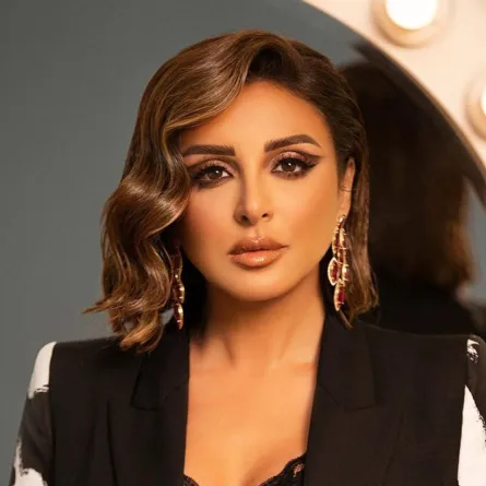 تسريحات شعر خطوبة للشعر القصير 2023 من وحي النجمات - الصورة من حساب أنغام على إنستغرام