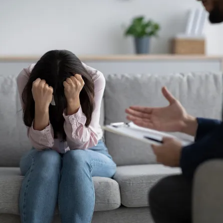 كيف يُستخدم التحفيز المغناطيسي في علاج الاكتئاب؟ (المصدر: Adobe.Stock)