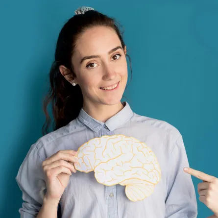 أطعمة ومشروبات تضر بصحة الدماغ عليك تجنبها!