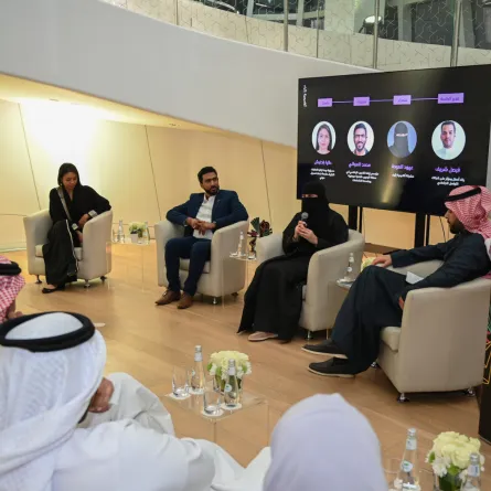 خلال الجلسة الحوارية بمركز إثراء - الصورة من العلاقات العامة 