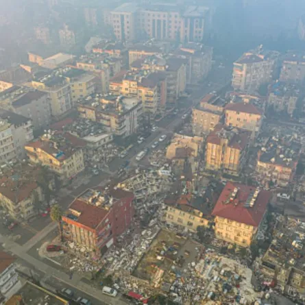 بعد 21 يوما إنقاذ حصان من تحت الأنقاض زلزال تركيا