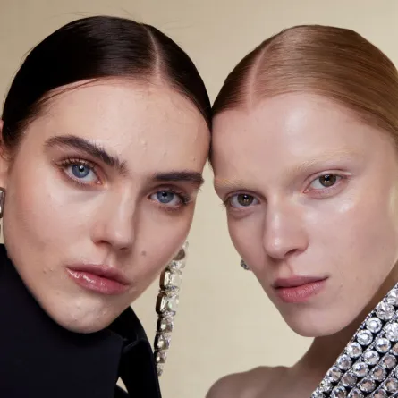  أبرز الصيحات الجمالية من أسبوع الموضة في باريس لخريف وشتاء 2023 – 2024