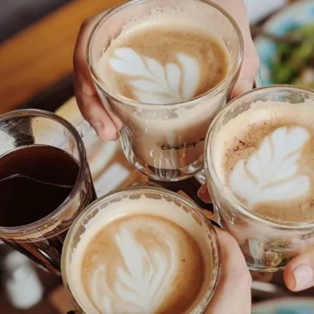 فناجين من القهوة