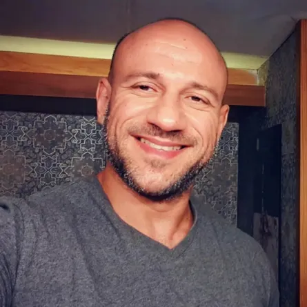 أحمد مكي -الصورة من صفحته الرسمية على الفيس بوك