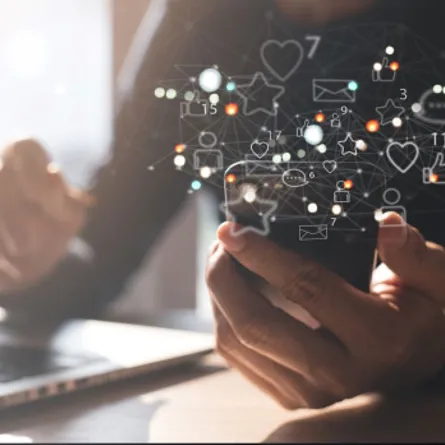 ميزات ومضار وسائل التواصل الاجتماعي