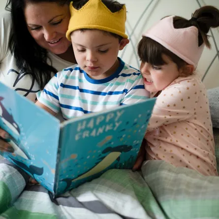 صورة تعبيرية عن حكايات قبل النوم