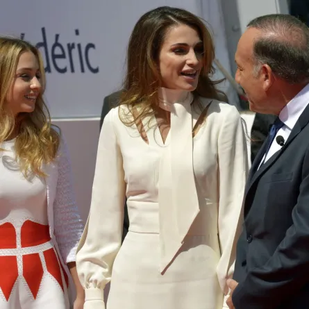 Princess Iman and Queen Rania on August 26, 2015 in Jouy-en-Josas, near Paris. AFP PHOTO / ERIC PIERMONT