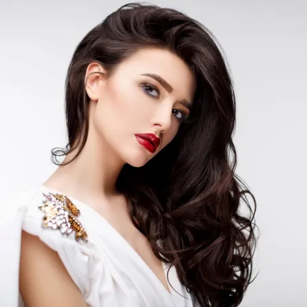 تسريحات شعر لأخت العروس