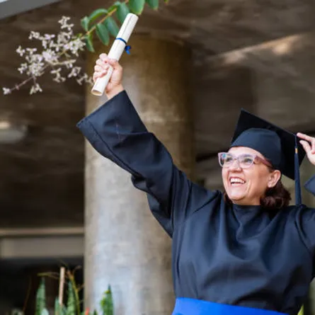 الحصول على الشهادة- تعبيرية-pexels