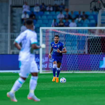 من مباراة الهلال والفتح