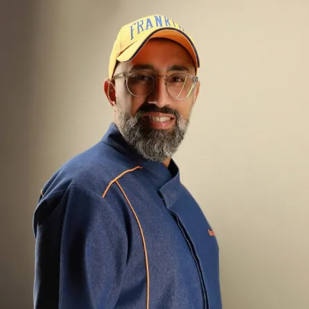 الشيف بو آدم: أتفنن بأطباقي لألبي رغبات أسرتي