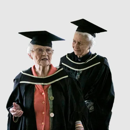 معمرتان تحصلان على الشهادة الجامعية بعد 60 عاماً