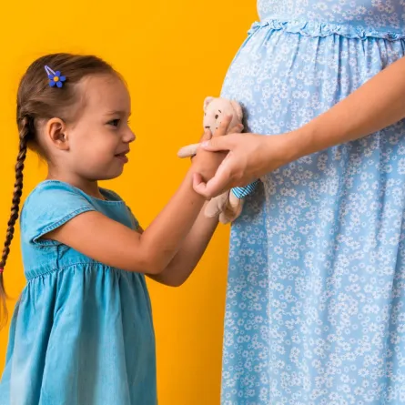 صورة للون الأزرق وهو دلالة الحمل بولد