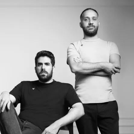 المصممان جورج قزي وأسعد أسطا: بصمتنا التلاعب بالأقمشة والتطريز غير التقليدي