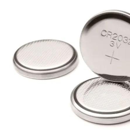 "المواصفات السعودية" تحذّر من خطر بطاريات الألعاب على الأطفال