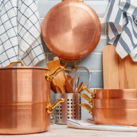 مواد مستخدمة في تنظيف الأواني النحاس