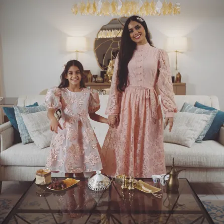 بالفيديو.. في يوم الأم إطلالات بلمسة رمضانية للأم وطفلتها من شي إن