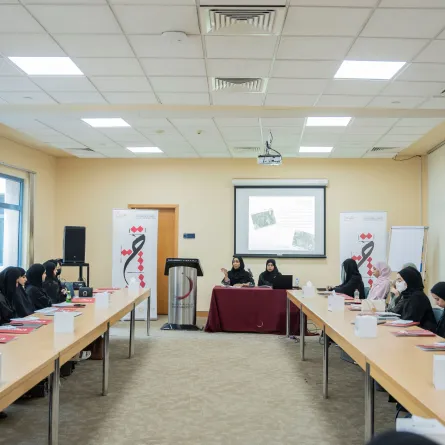 ورشة العمل- الصورة من مركز حمدان بن محمد لإحياء التراث 