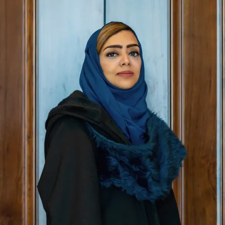 مديرة الاتصال المؤسَّسي والمعرفة في هيئة المساحة الجيولوجية ونائبة رئيس الجمعية السعودية للأزياء رنا الزمعي: العطاء المجتمعي يجري في دمي