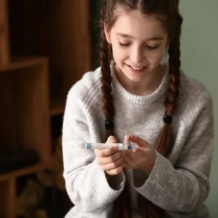 صورة لطفلة تعاني من السكر