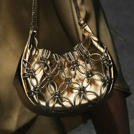 حقيبة يد برونزية من فيندي Fendi